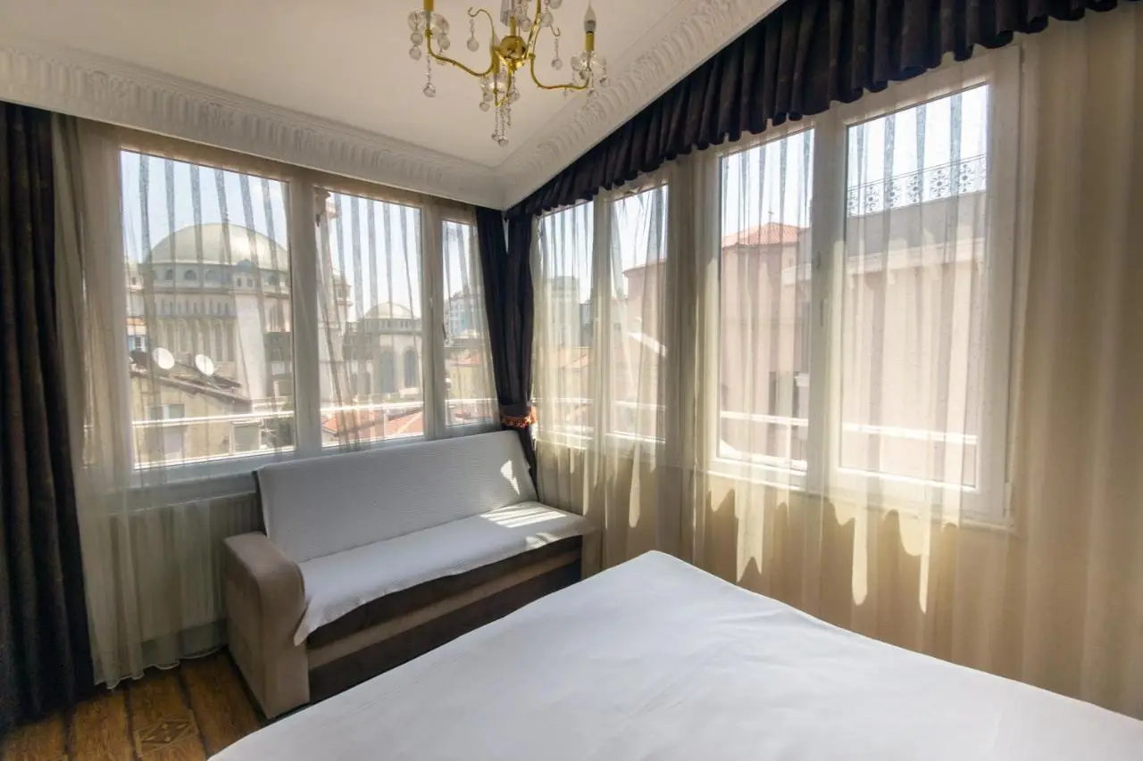 IQ Hotel