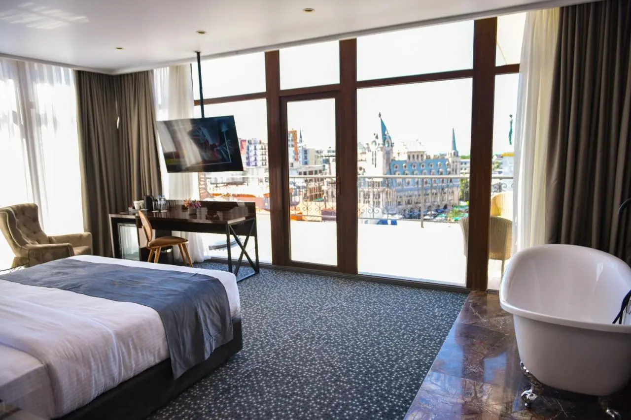 Hotel Monarch