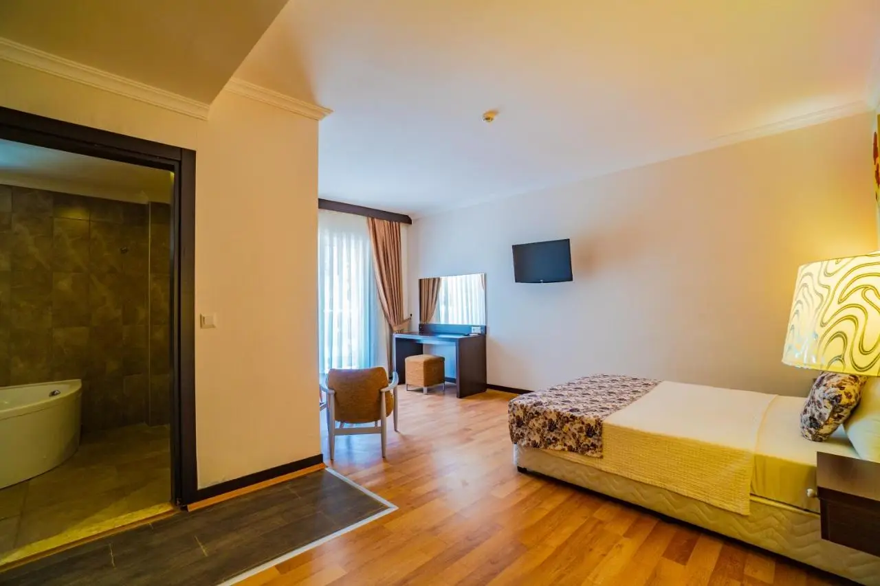 Sunshine Holiday Resort