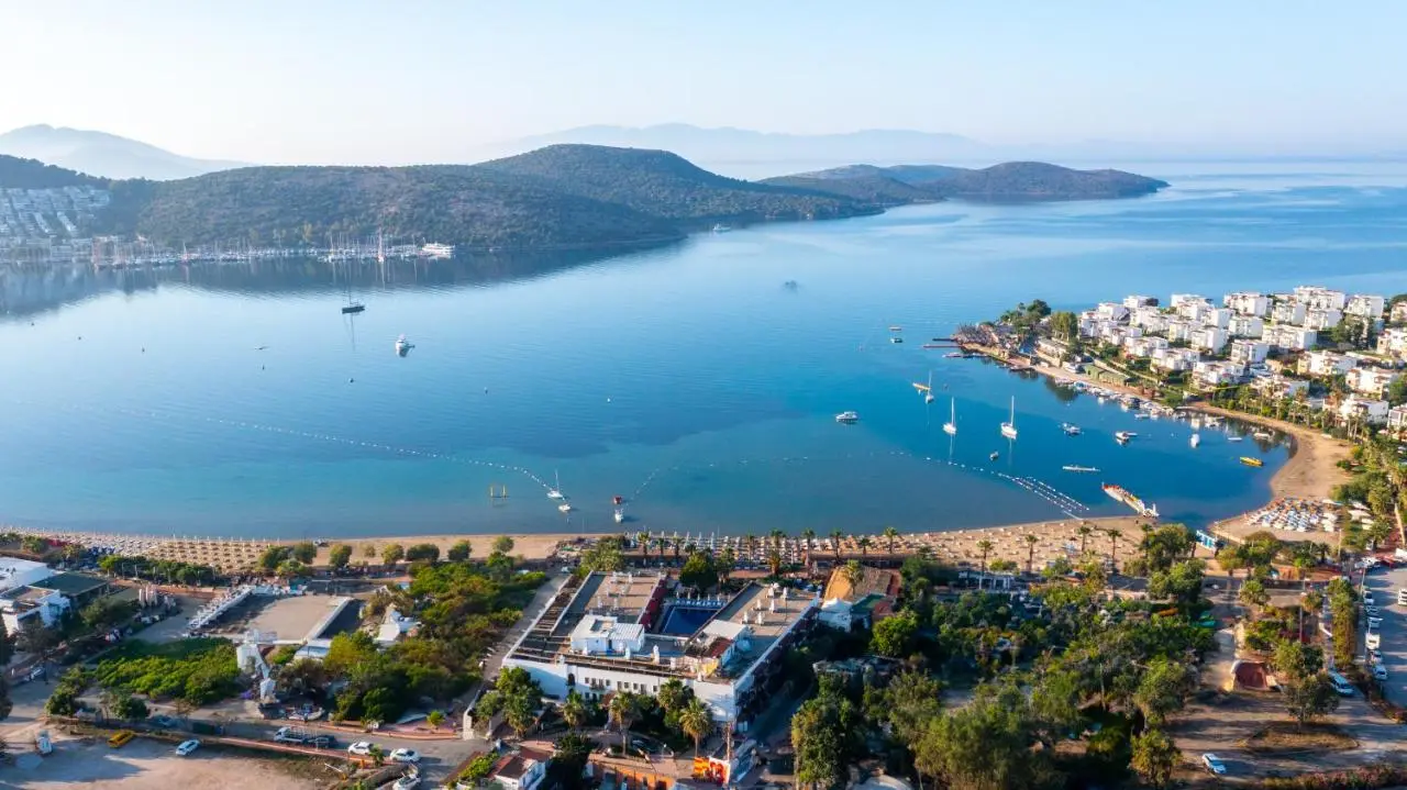Costa Bitezhan Beach Hotel