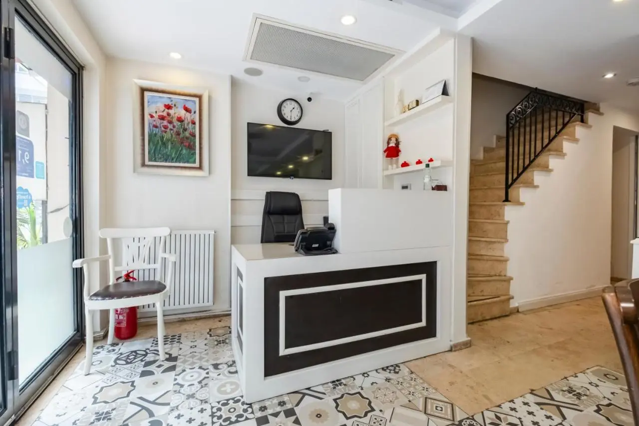 Ten Rooms Istanbul Hotel