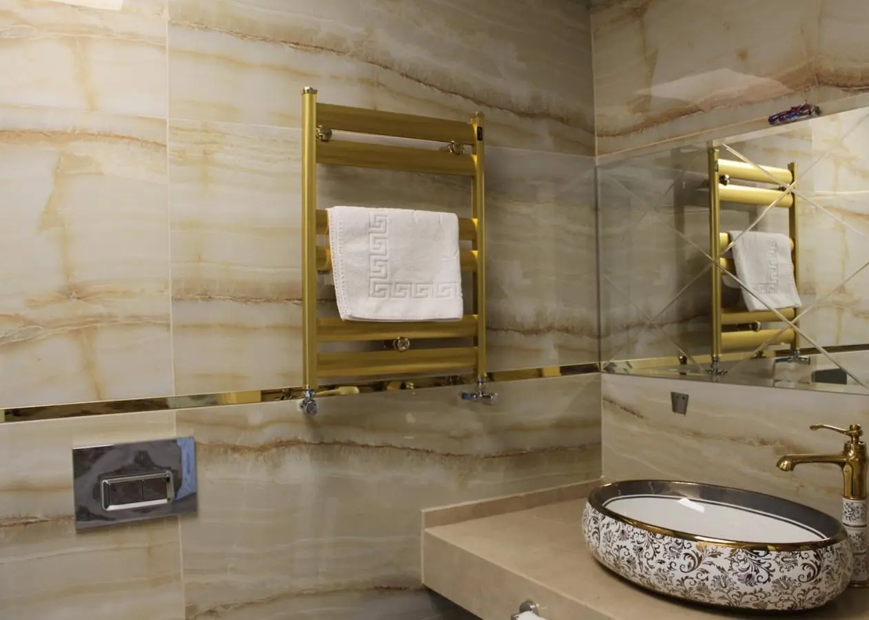 Aram Otel Business & Luxury
