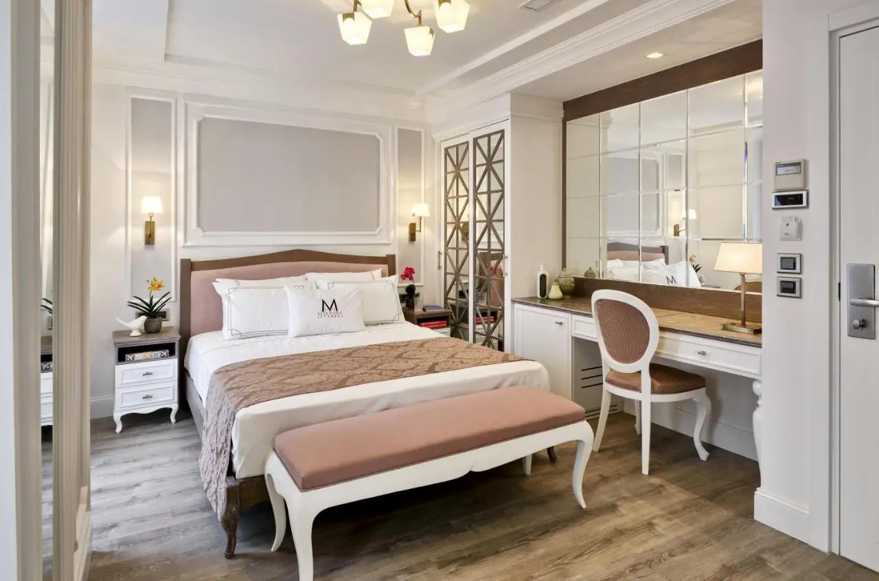 Mirrors Hotel İstanbul Taksim City Center