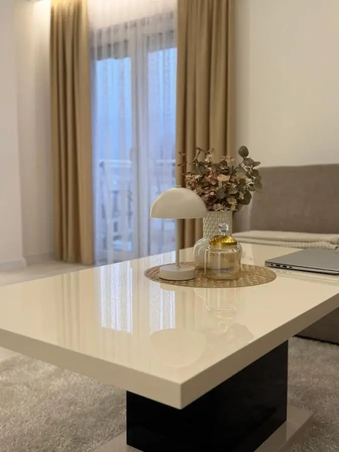 Apartmani Maja