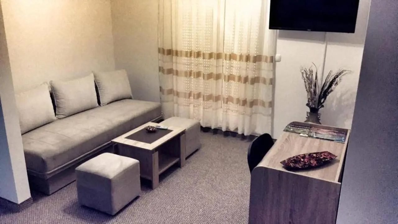 Motel Aura