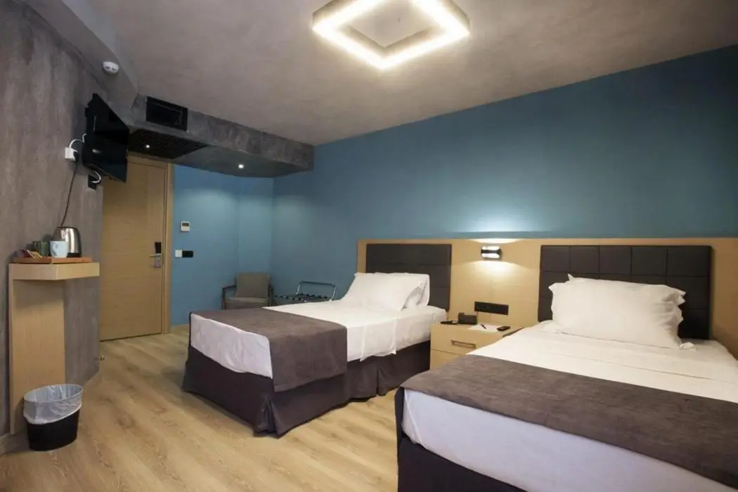 Red Stone Hotel