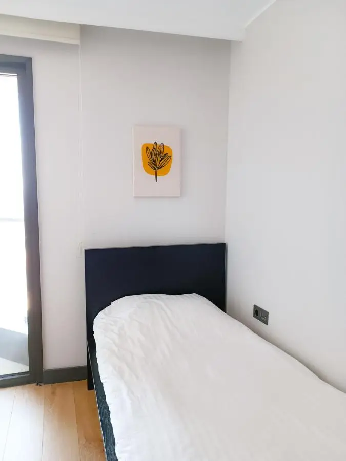 Luxury Central Fully Equipped 3BR 2BA Apartment by Siena Suites