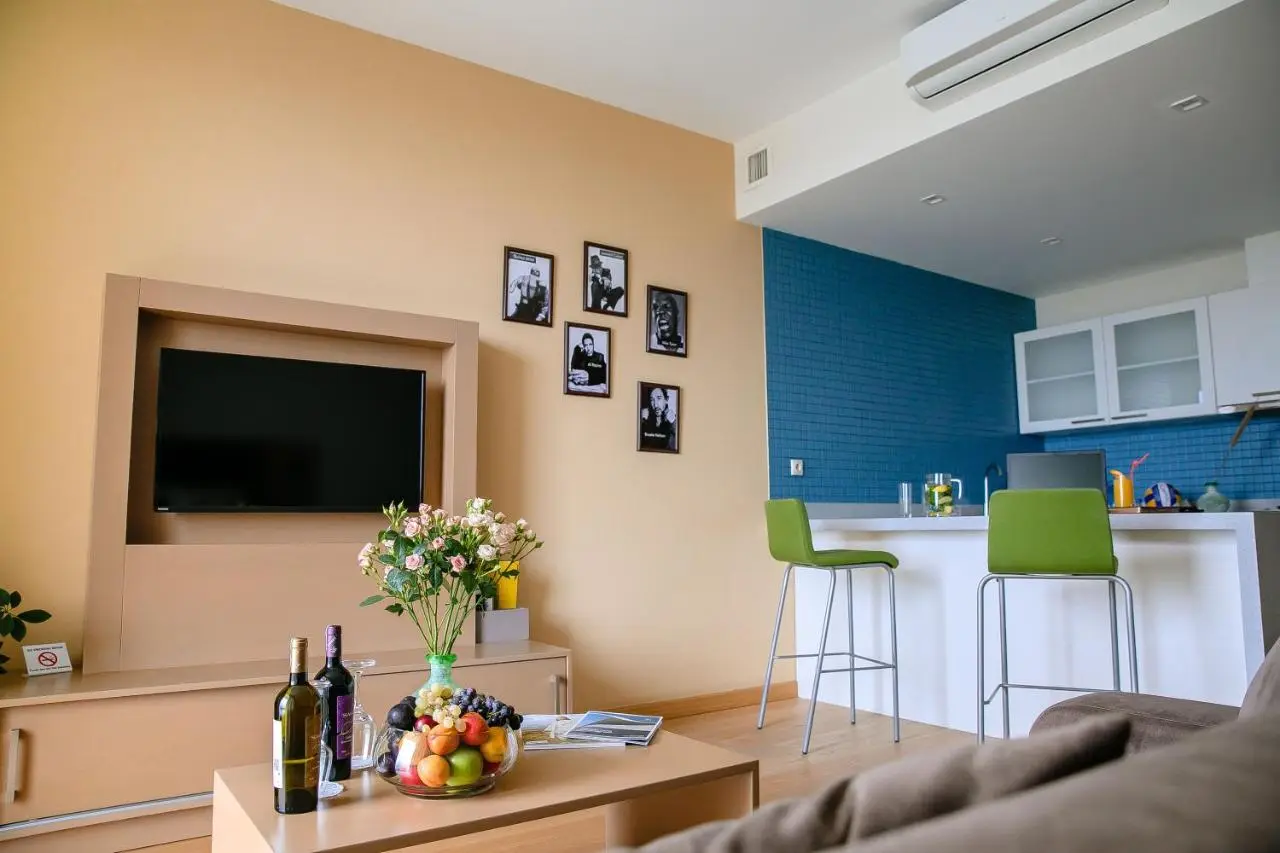 HomeBridge Hotel Apartments
