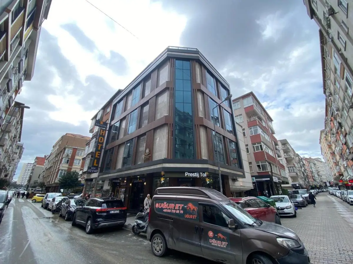 Zirvesta Otel