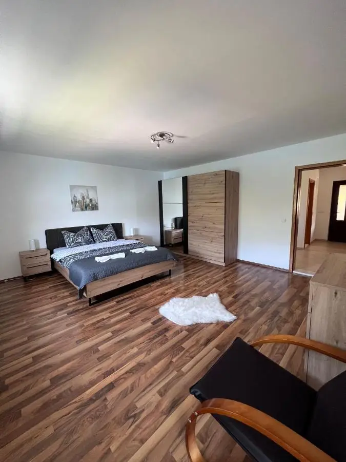 Oaza mira - Apartment with Lake View & Private Pool