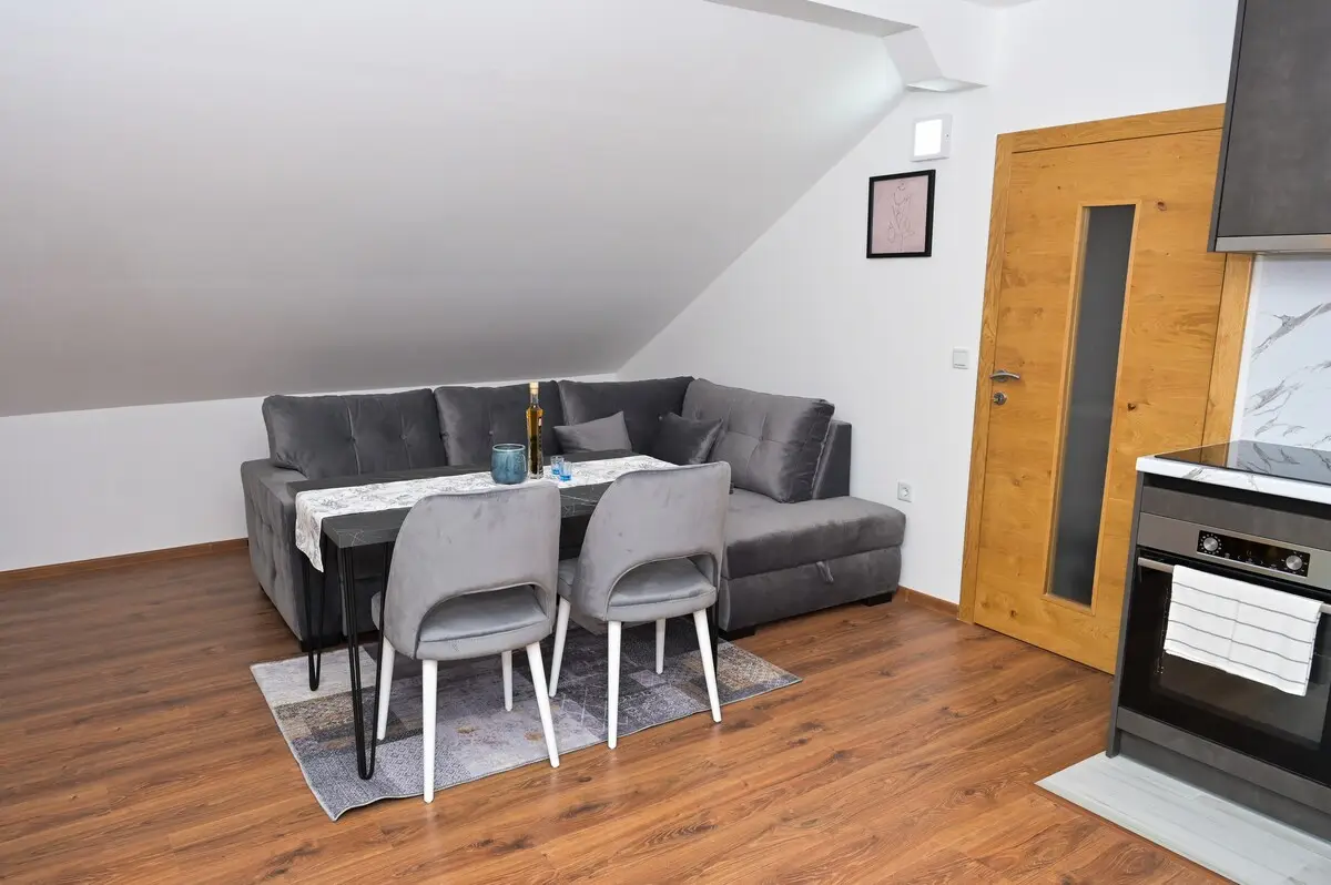 Villa Anita, two-bedroom apartment, 3rd floor (D)