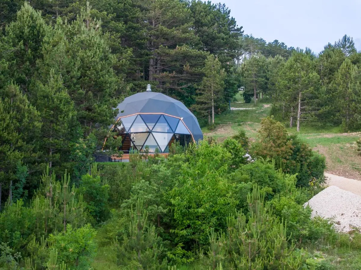 Continental Adventure Resort - Mountain Escape & Glamping