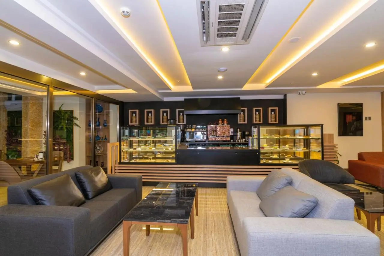 38 Hotel
