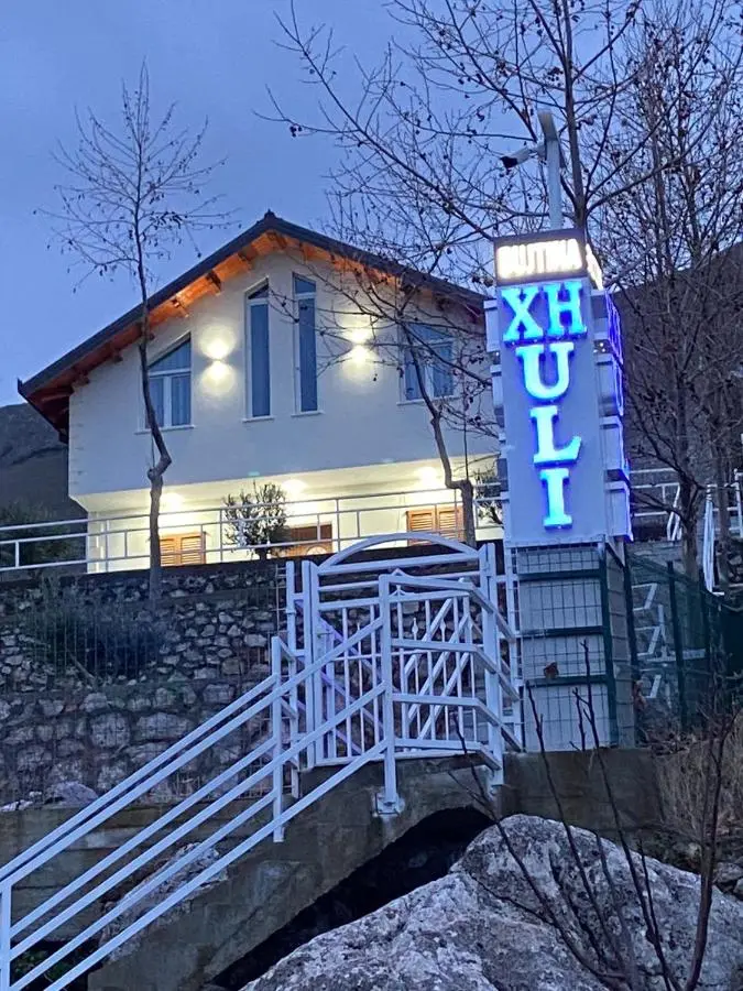 Xhuli Guesthouse