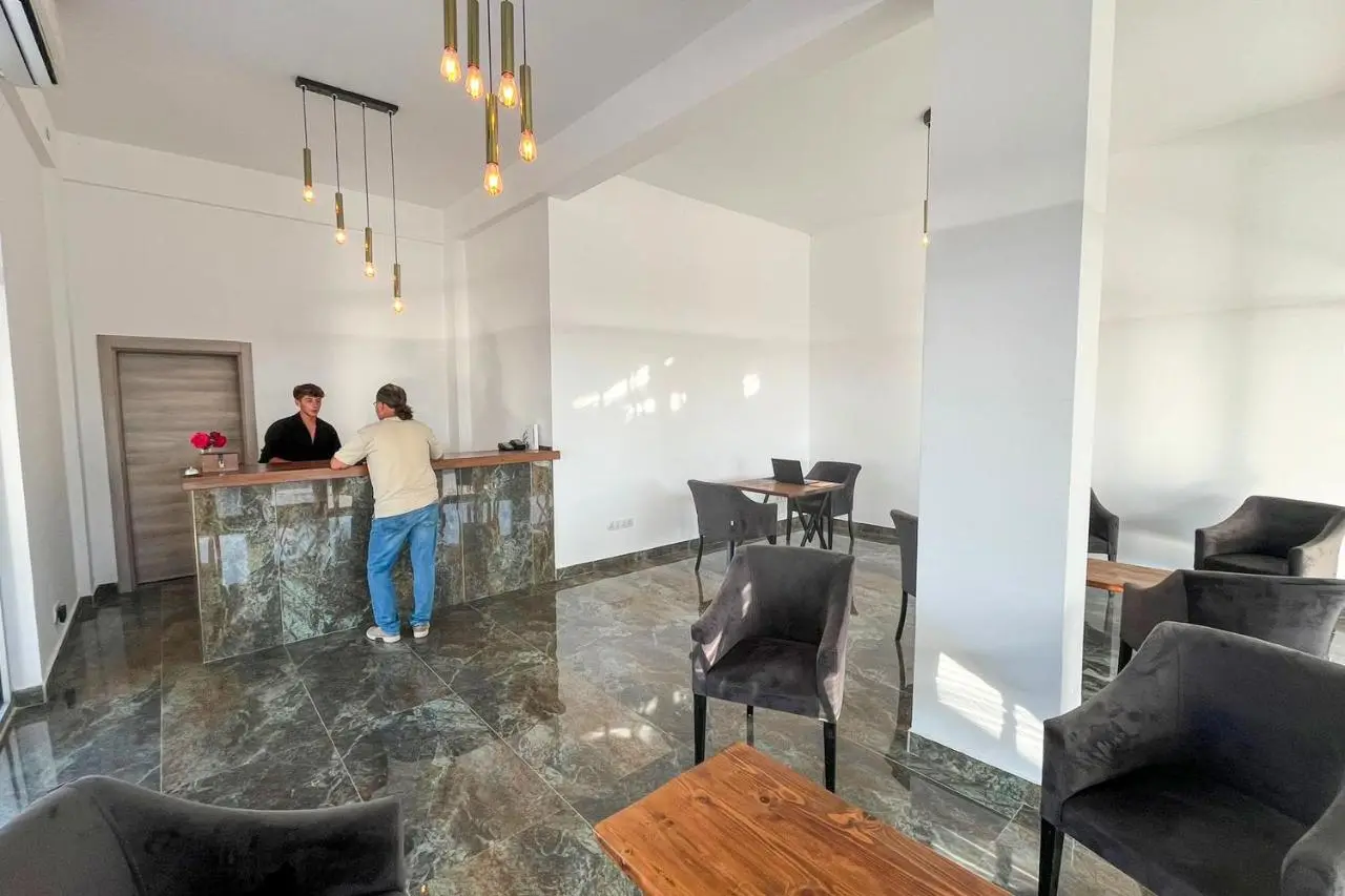 Ni Marin Hotel