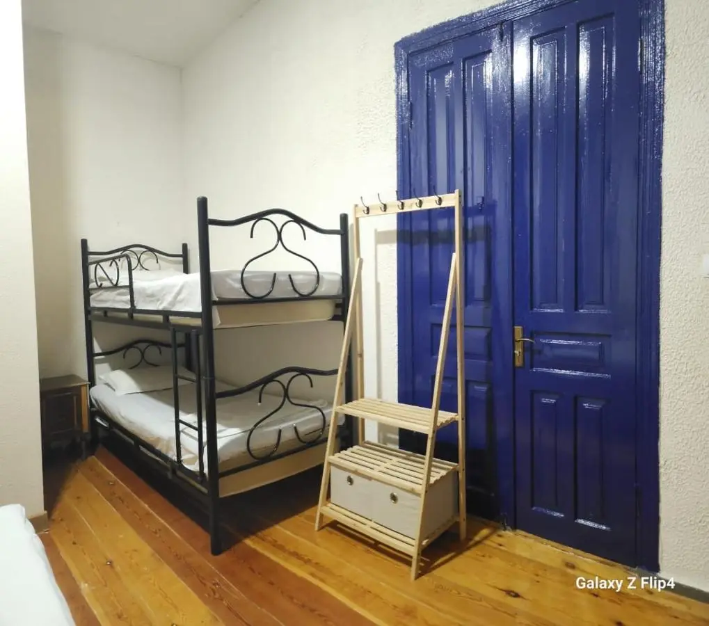 Iveri House