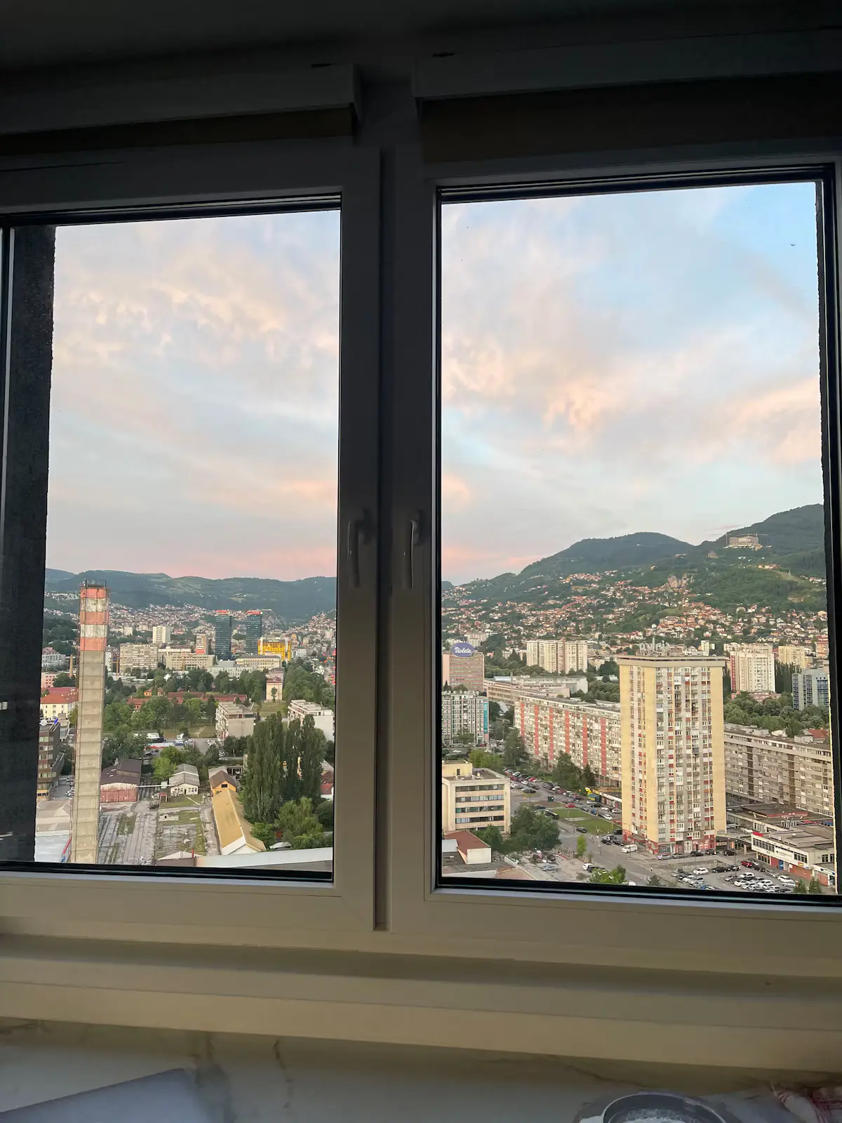 Spacious Apartment with Stunning Views & Many Beds