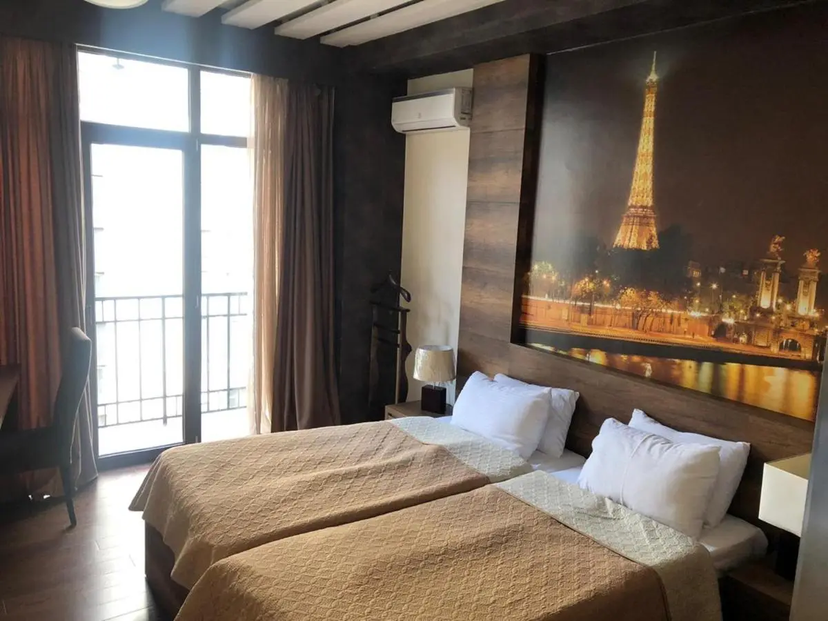 Freedom Square Apartment