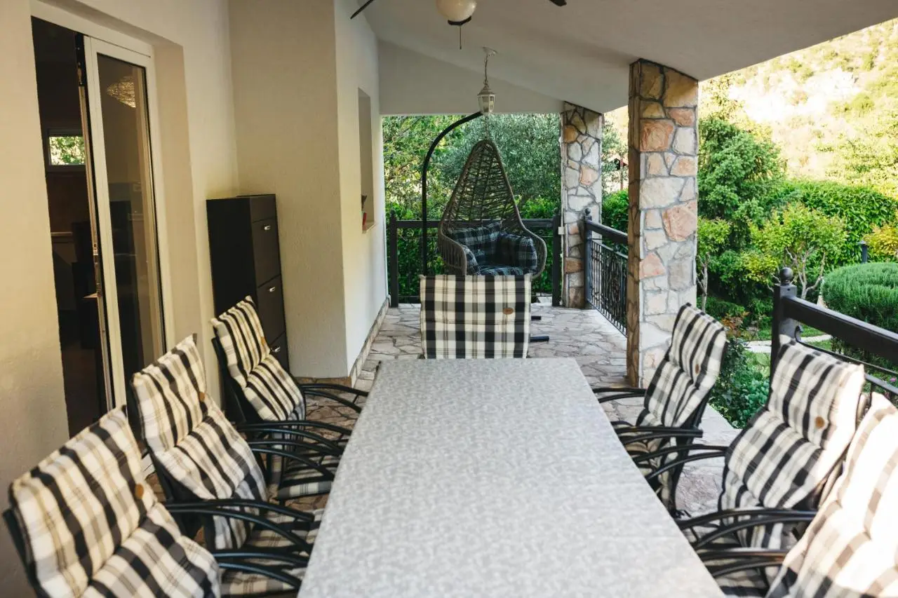 Villa Gana-Green Oasis with Heated Pool