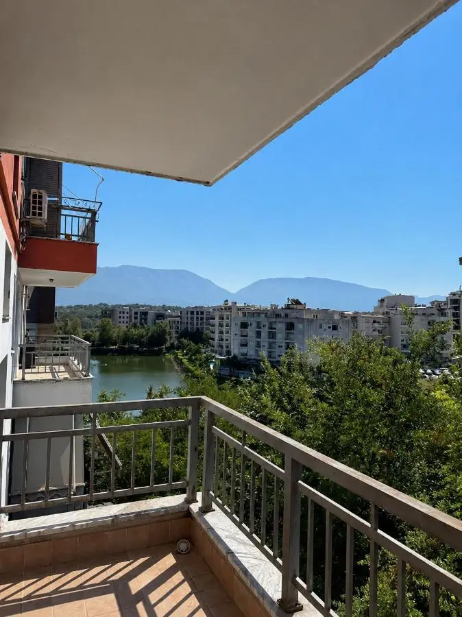 Lake View Apartment