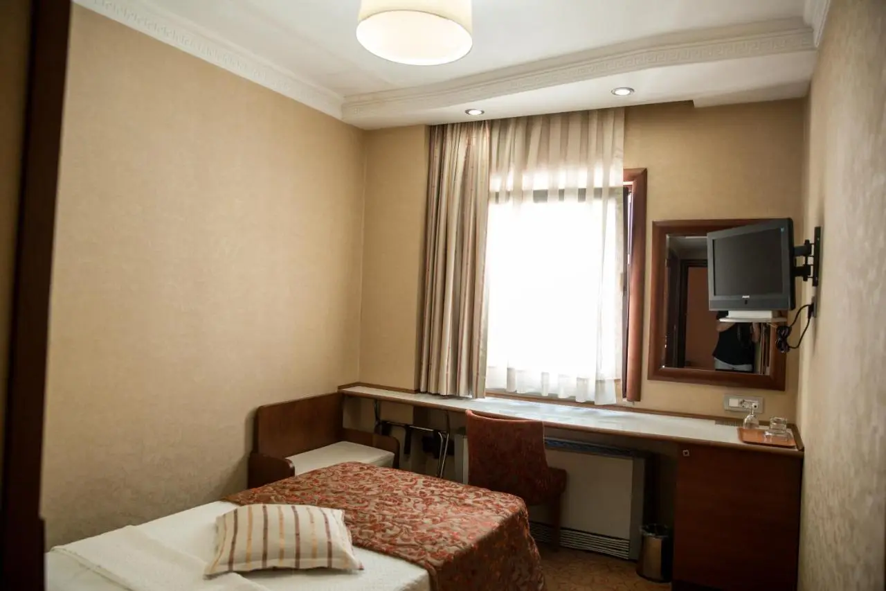 Yuksel Hotel