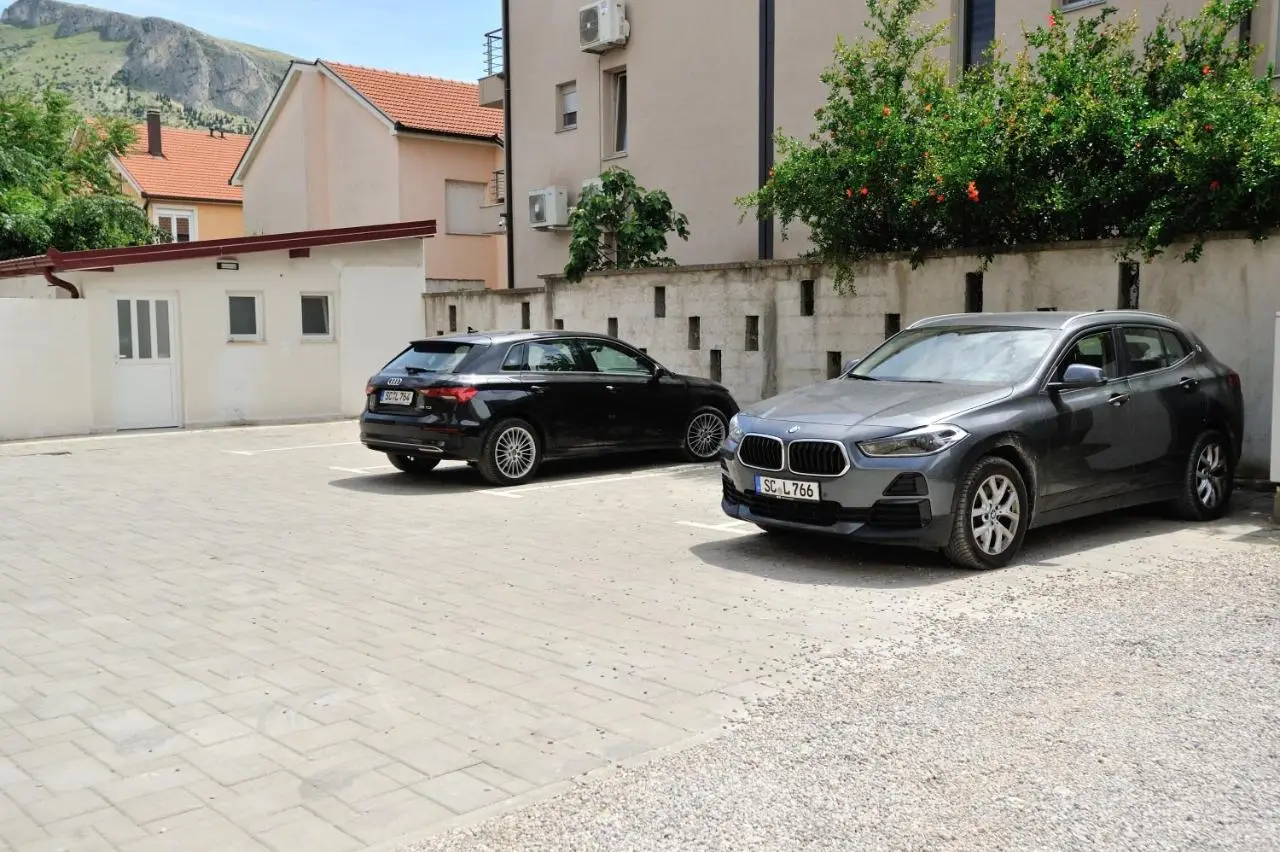 Solaris Apartments - free parking