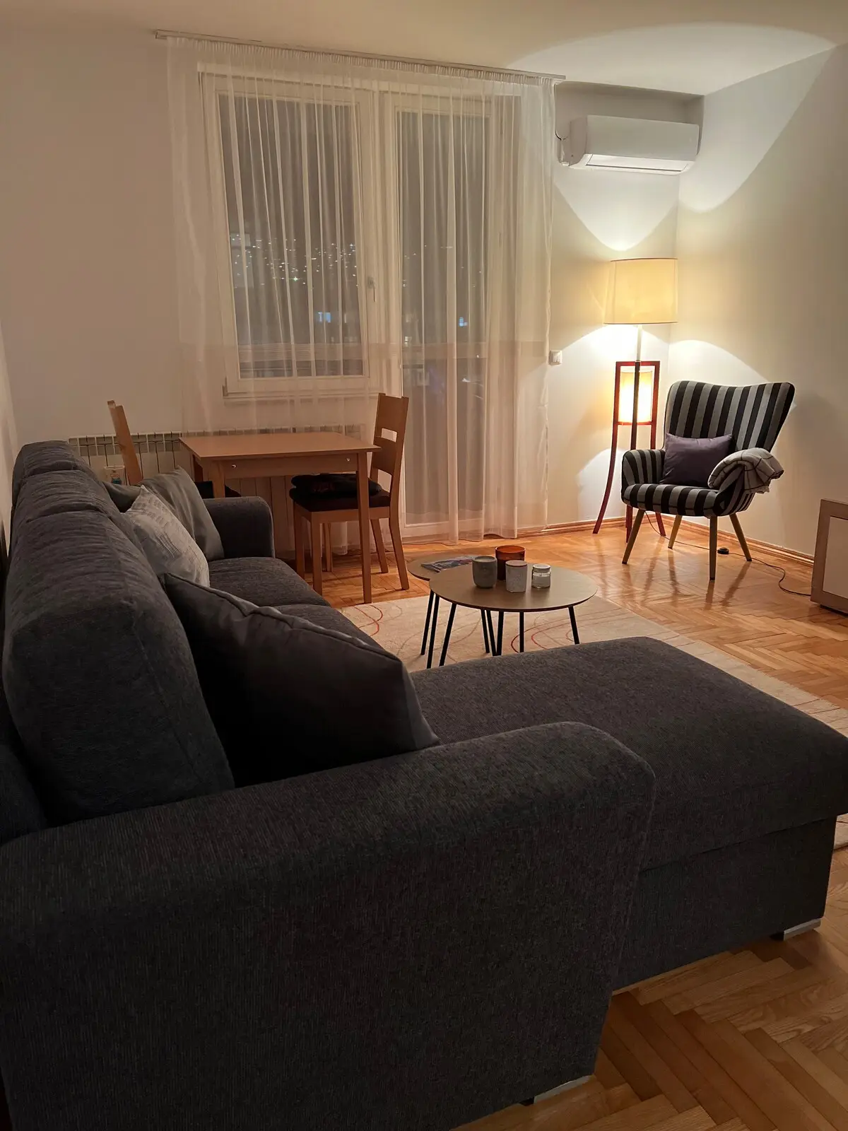 Apartment of Fine Arts!!