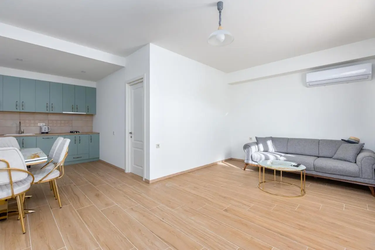 Fresh Air & Panoramic View (Floor 1 & 2)
