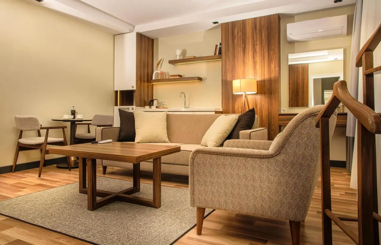 La Mia Suites