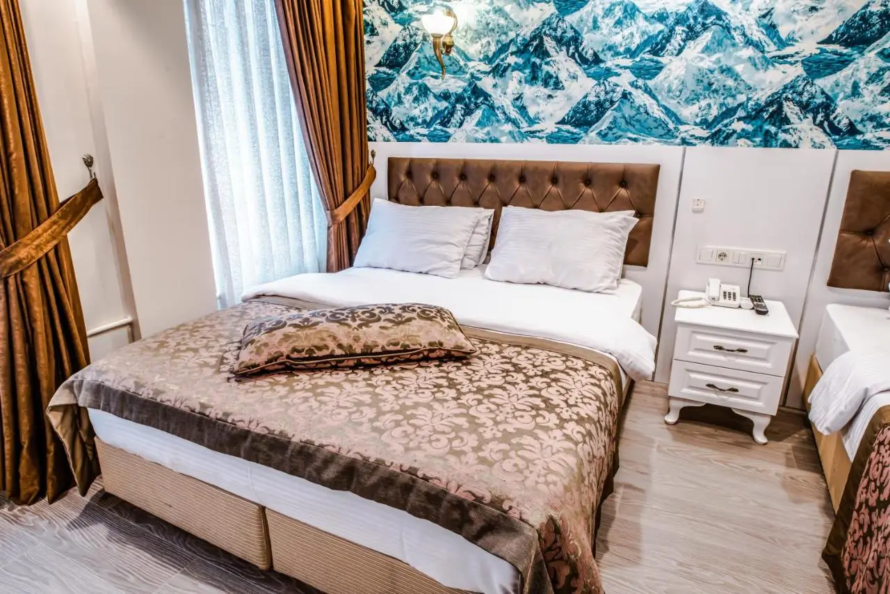 Lazz City Hotel