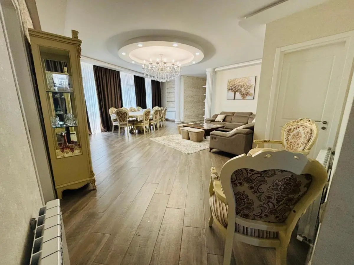 VIP BIG Apartment