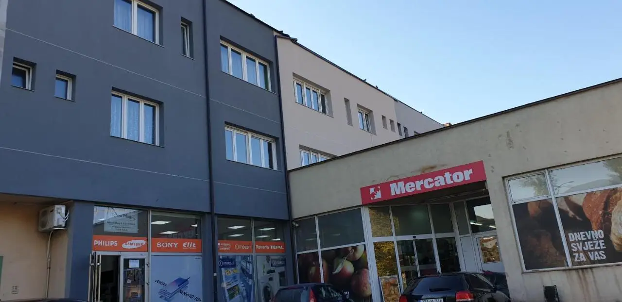 Trosoban stan u Zenici
