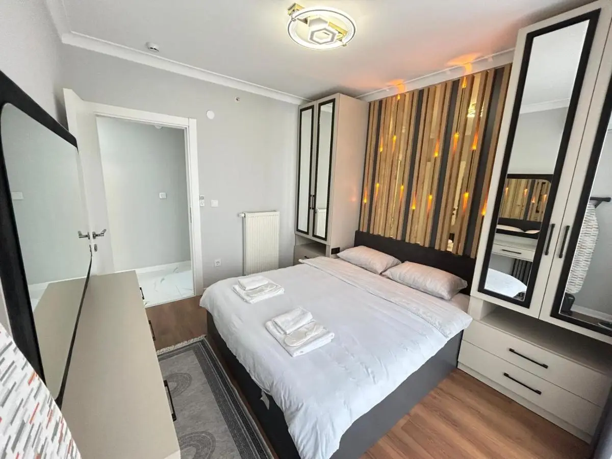 Roni Apartments, Close to the metro and parking