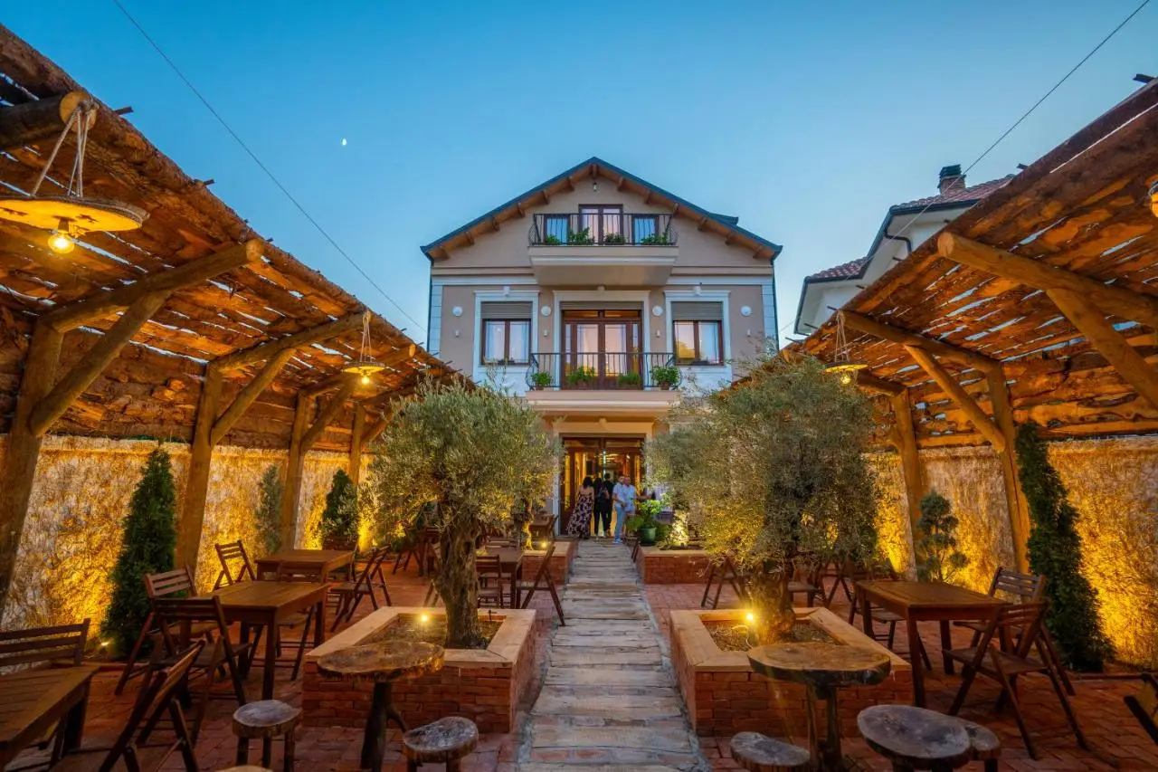 GJUHADOLI HOTEL Restaurant