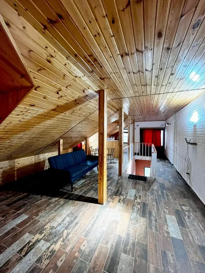 Nino & Irodi's Guest House