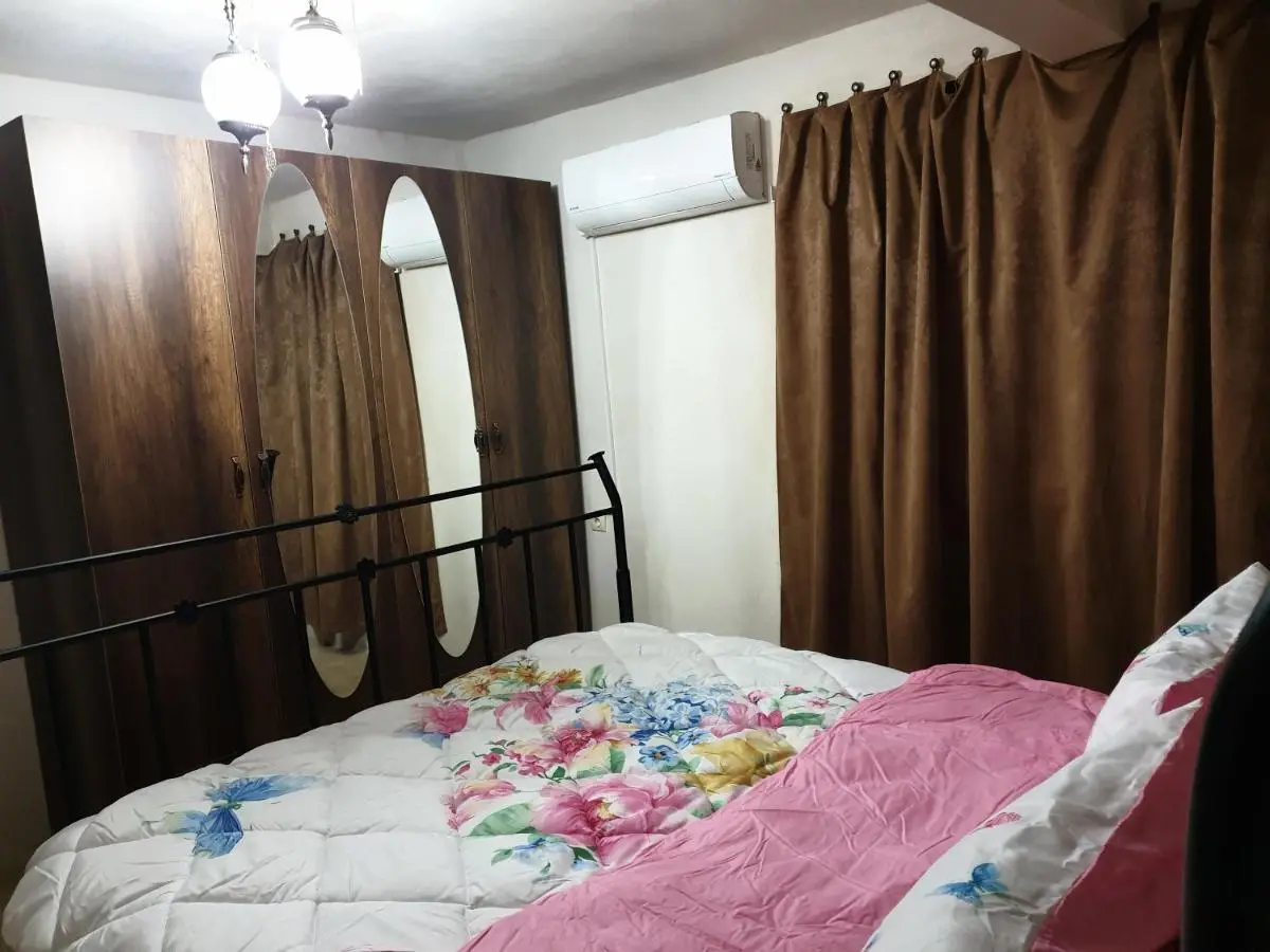 Mardin tarihi ulu Cami yanı, Kale divan konağı