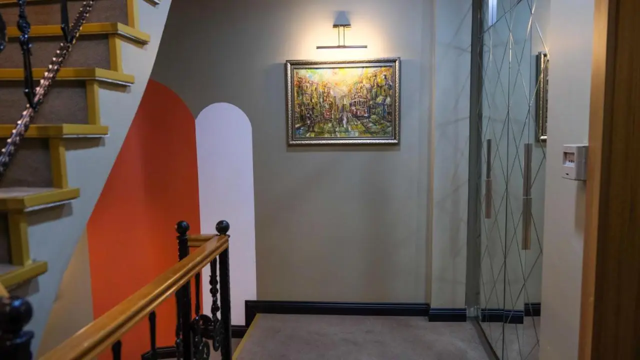 By Kinyas Hotel