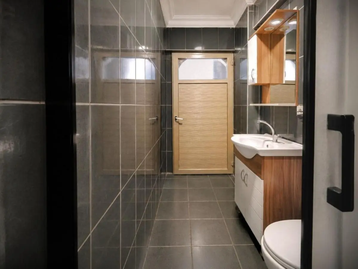 YOLO Hostel