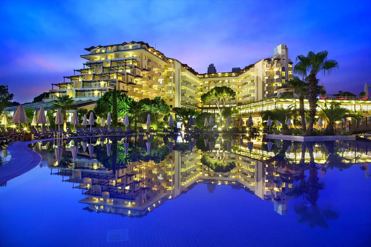 Bellis Deluxe Hotel & Heated for Winter Aqua Park