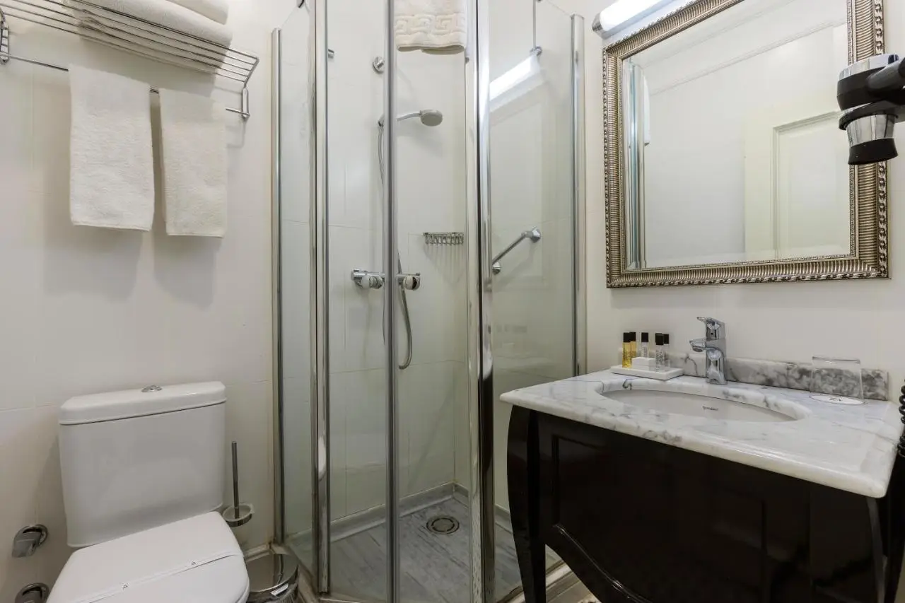 Meroddi Galata Mansion