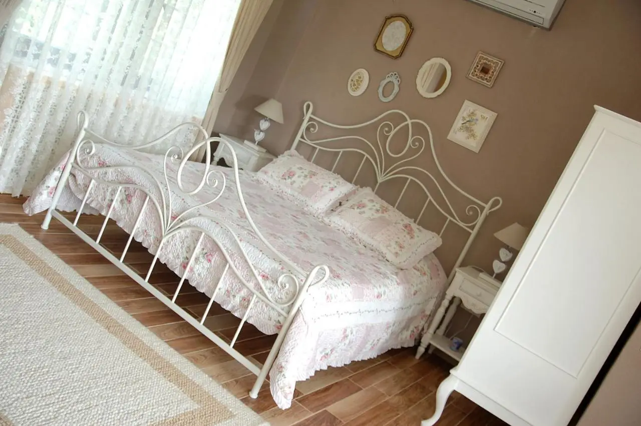 Beyaz Ev Agva - Adult only +15