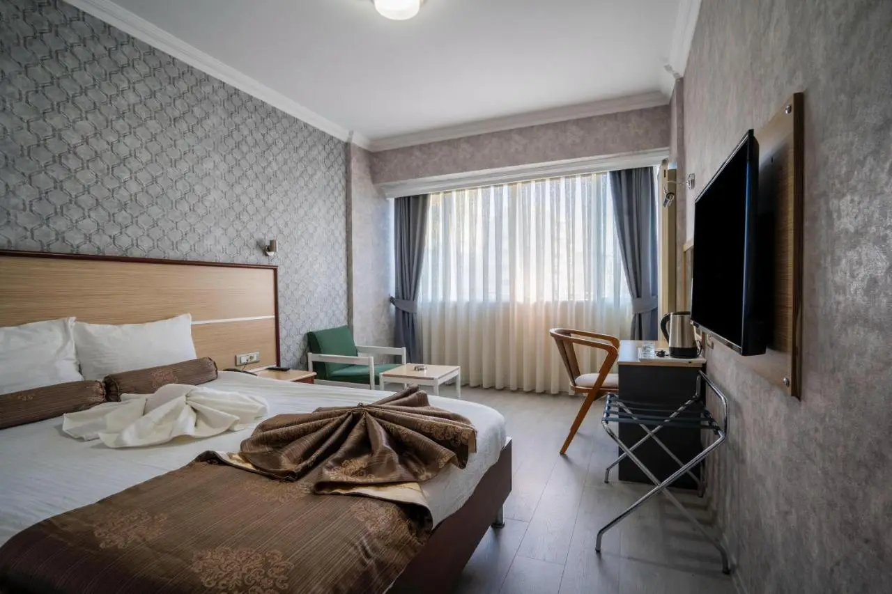 HALLEY OTEL