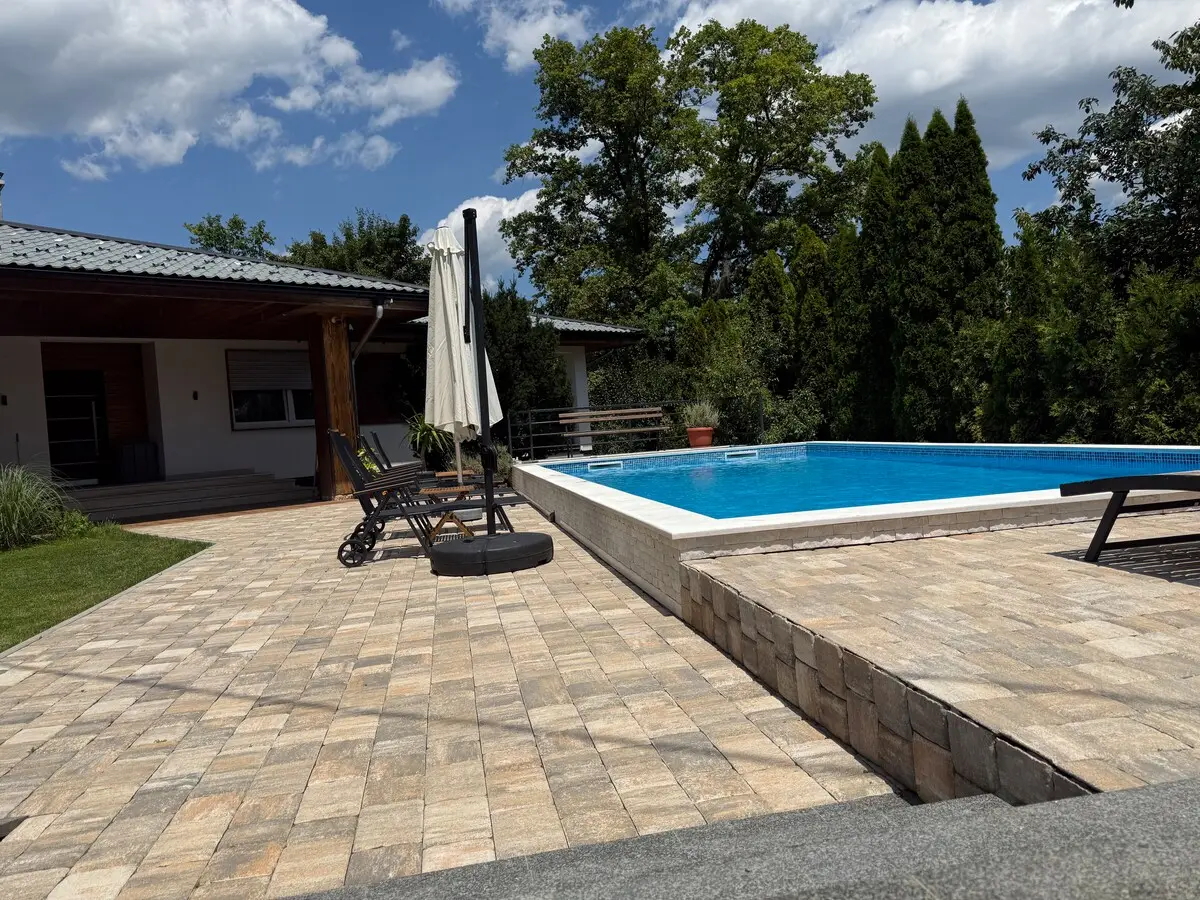 Villa Wood & Green Pool & Spa Residence
