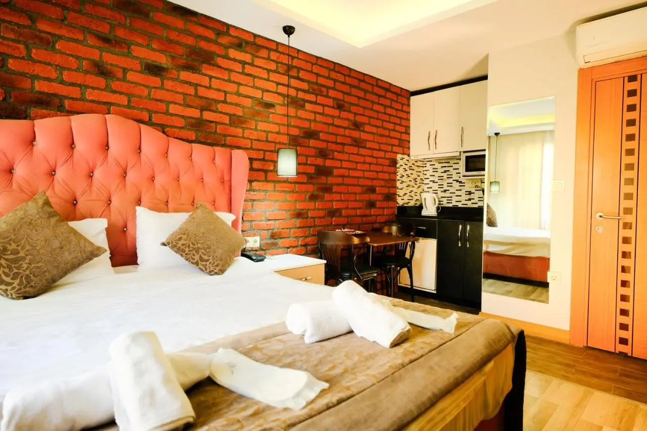 Taksim Celebi Suites