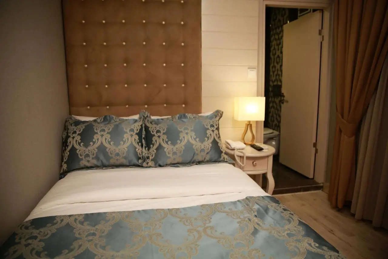 Pelican House Hotel