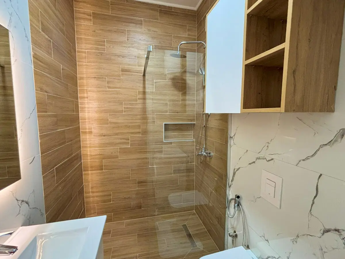 One-Bedroom Apartment with Terrace & Free Parking