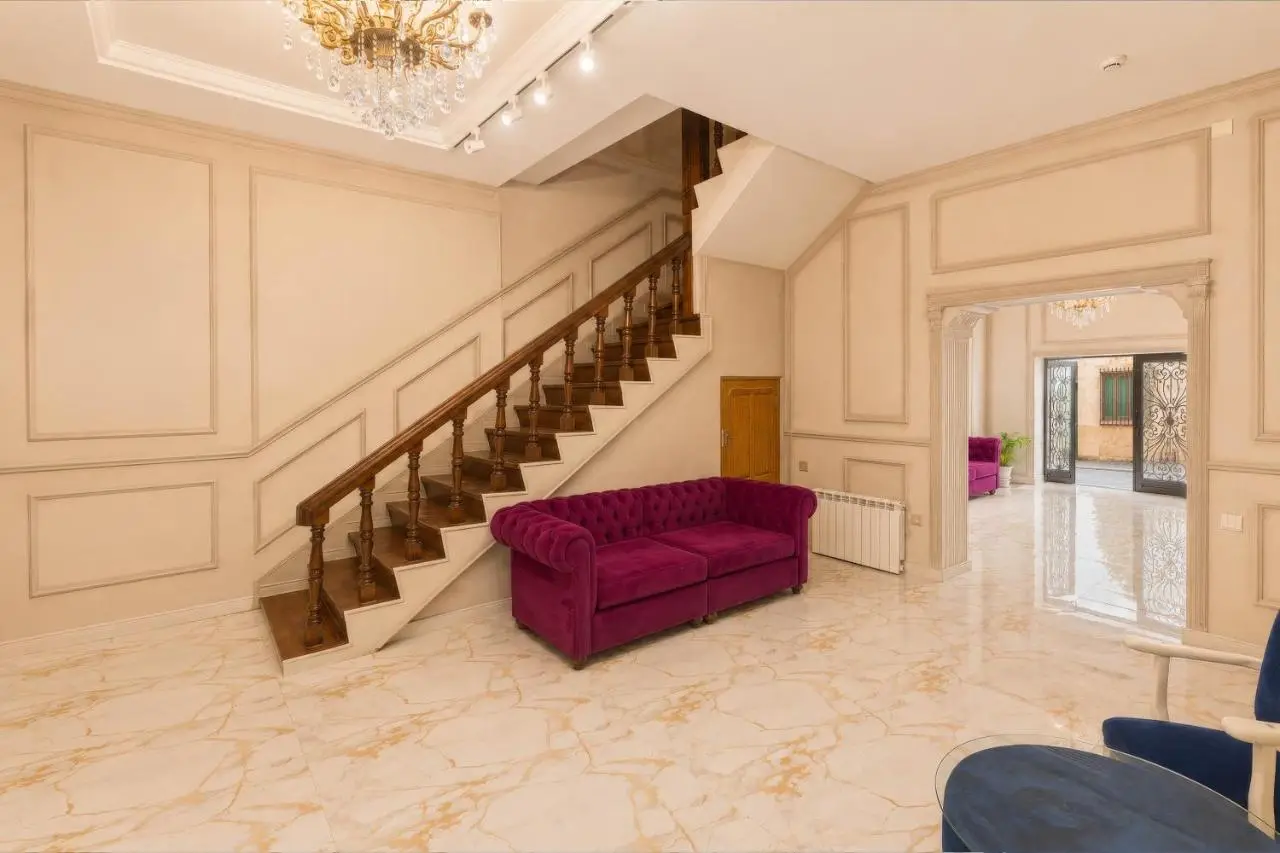 Old Money Boutique Hotel