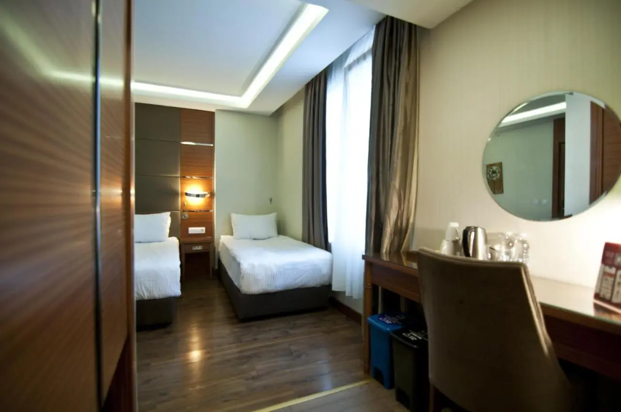 Glorious Hotel