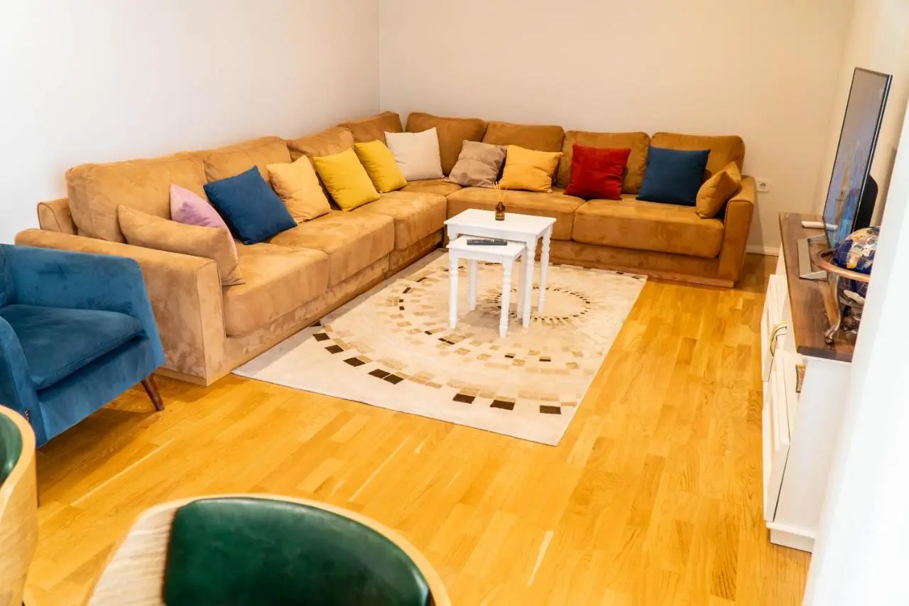 Signature apartment 12