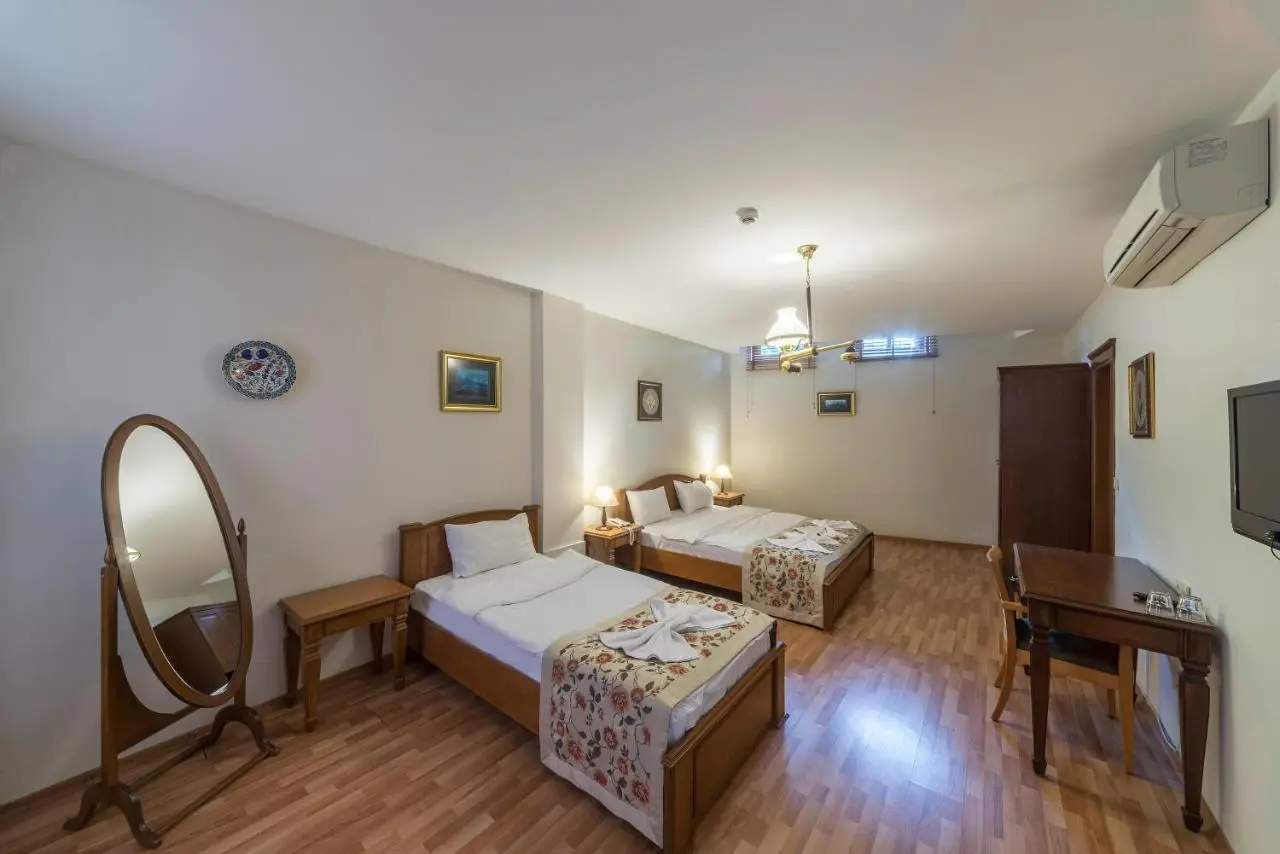 Lalinn Hotel